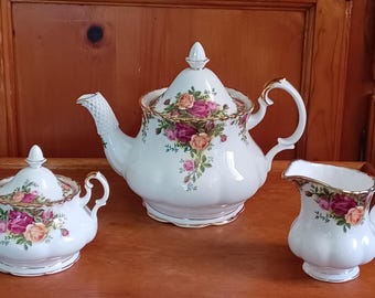 Vintage Royal Albert Old Country Roses Bone China Teapot / Creamer / Sugar Set