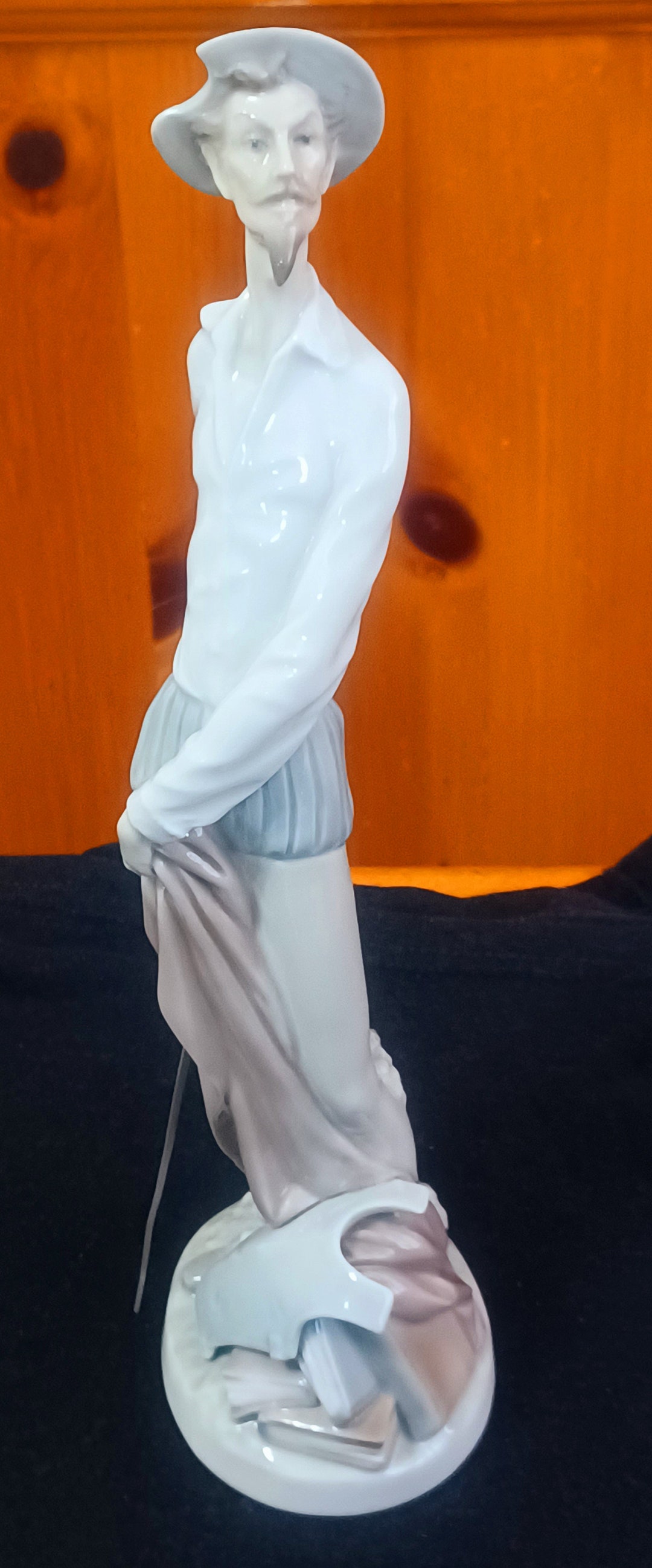 Lladro Don Quixote Porcelain Figurine Standing Sword Shield 4854