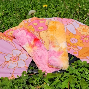 Fuzzi Peach Dream Clacking Fan Holder *Rave, Festival, Accessory*