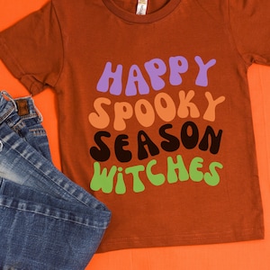 Heureuse saison effrayante sorcières SVG | Décoration pour t-shirt | Fichier de coupe SVG espace Cricut Design | Police rétro ondulée | Décoration d'Halloween à télécharger