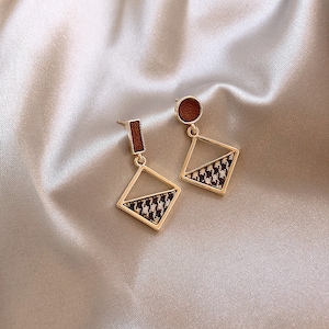 Asymmetric earrings women&#39;s 2023 new trendy temperament earrings unique niche