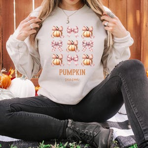 Retro Halloween Coquette Bow Spooky Mama Sweatshirt, Fall Pumpkin Coquette Bow Sweater, Fall Vibes Shirt, Fall Season Shirt, Halloween Tees