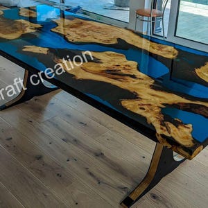 kundenspezifischer Epoxy-Tisch, Beistelltisch, Harztisch, runder Couchtisch, Couchtisch aus Holz, rustikaler Couchtisch, Live-Edge-Tisch, Esstisch