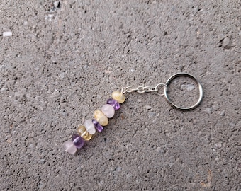 Quartz rose, améthyste, citrine - Porte-clés aux éclats de cristal - Pierre naturelle - Succès, bonheur, pouvoir personnel