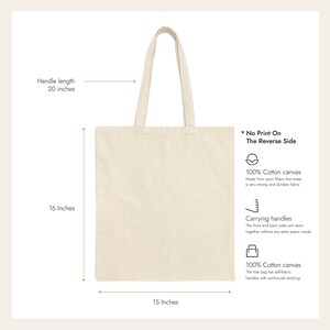 Op de afbeelding: Cr&egrave;mekleurige draagtas van 100% katoenen canvas. De tas is 38 cm breed, 41 cm hoog en heeft een handvatlengte van 51 cm. Voorzien van draagriemen en versterkte stiksels. De achterkant heeft geen opdruk.