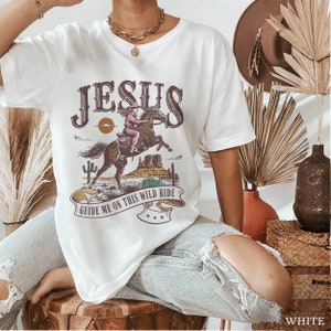 Westliches christliches christliches Hemd Komfort-Farben Küsten-Cowgirl christlichen Merch christlichen Rundhalsausschnitt Küsten-Cowgirl-Herzen Bild 2