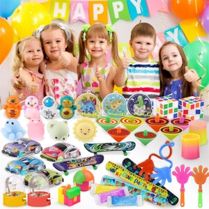 100 pcs Fidget Toys Pack, Party Favors For Kids 8-12 Mini Autism Sensory  Toy Goodie Bag Pinata Stuffers Treasure Box School Prizes Birthday Party