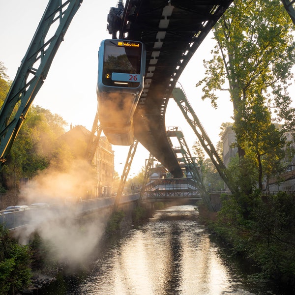 Dawn over the Wuppertal suspension railway - photography - download