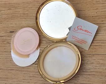 Stratton, London. 1970s Vintage 21st Compact Mirror.