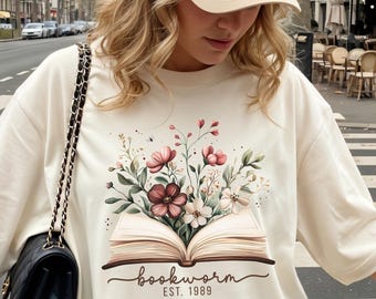 Personalisiertes Bücher Shirt Buchliebhaber Geschenk für Bücherwürmer T-shirt booktrovert Geburtstagsgeschenke Book Club Bookish Merch Retro