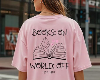 Personalisiertes Bücher Shirt Buchliebhaber Geschenk für Bücherwürmer T-shirt booktrovert Geburtstagsgeschenke Book Club Bookish Merch Retro