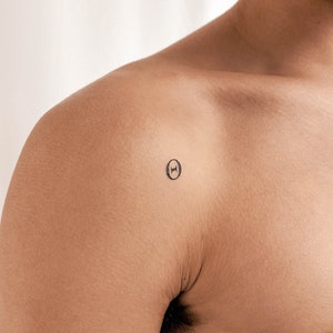Tatuaje temporal Theta en mayúsculas (conjunto de 3)