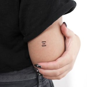Tatuaje temporal Xi en mayúsculas (conjunto de 3)