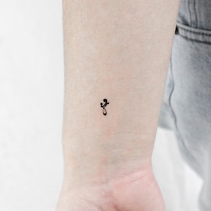 Piccolo tatuaggio temporaneo con simbolo di madre e figlio (set di 3)