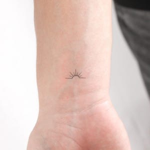 Piccolo tatuaggio temporaneo minimale al tramonto (set di 3)