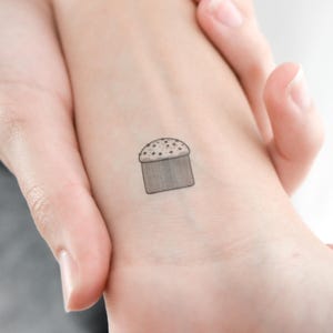 Small Panettone Temporary Tattoo (Set of 3)