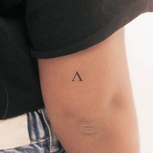 Tatuaje temporal de lambda mayúscula (juego de 3)