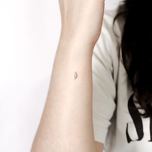 Minimalist Feather Temporary Tattoo (Set of 3)