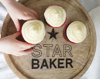 Hölzerner Tortenständer, Star Baker Tortenständer, Tortenständer, Personalisierter Tortenständer