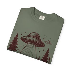 Flying Saucer Isopods Shirt Comfort Colors Vintage Isopod Insect Shirt Retro Tshirt Gift Weird Stuff Gothic Clothes Dark Cottage Core Moss