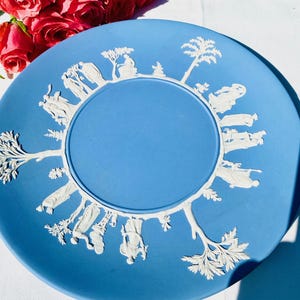 Vintage Wedgwood Jasperware Plate – Sky Blue & White – 24cm Collector’s Plate with Original Box – Classical Relief– 英国製ヴィンテージ飾り皿 -Wall Decor