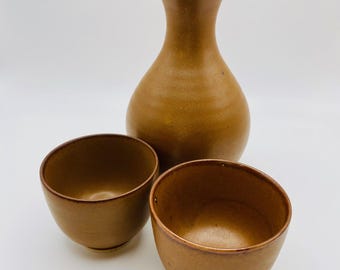 Japanese Daruma Sake Set With Gift Box – Ceramic Tokkuri Bottle