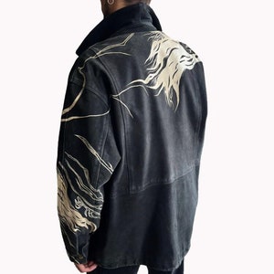 Veste en cuir peinte à la main