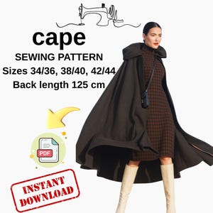 Puede incluir: Una mujer con una capa marrón oscuro con capucha sobre un vestido a cuadros. La imagen incluye el texto "cape SEWING PATTERN" y "Largo de espalda 125 cm". La imagen también incluye el texto "INSTANT DOWNLOAD".