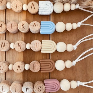 Schnullerkette mit Name Personalisiert Geschenk Geburt Holzperlen Holzbuchstaben Regenbogen Boho Babygeschenk Braun Beige Bild 6