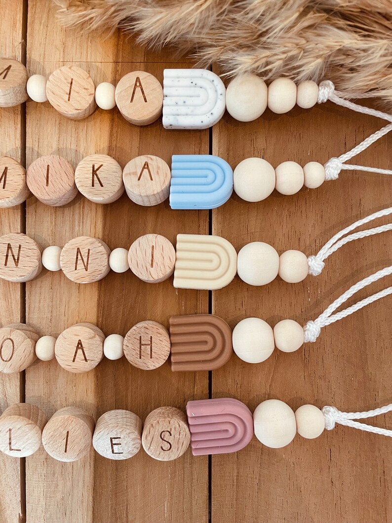 Schnullerkette mit Name Personalisiert Geschenk Geburt Holzperlen Holzbuchstaben Regenbogen Boho Babygeschenk Braun Beige Bild 6