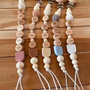 Schnullerkette mit Name Personalisiert Geschenk Geburt Holzperlen Holzbuchstaben Regenbogen Boho Babygeschenk Braun Beige Bild 7