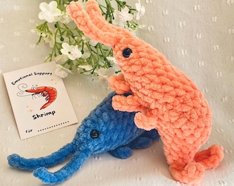 Shrimp Kuscheltier gehäkelt mit Emotional Support Shrimp Karte zum Personalisieren