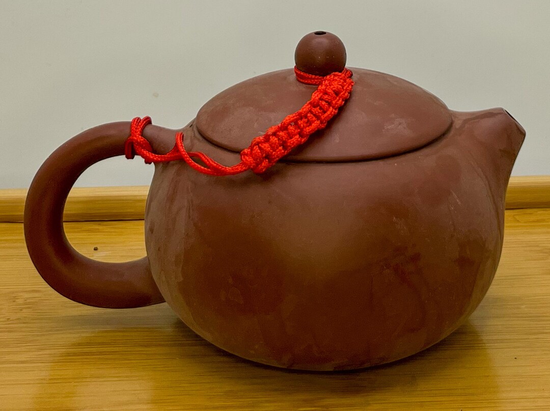 Yixing Red Clay Teapot 250ml Pu'erh & Oolong Tea Pot 8.8 Fluid Ounces Comes With Gift Box