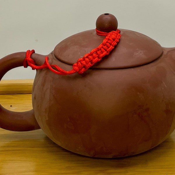 Yixing Red Clay Teapot 250ml Pu'erh & Oolong Tea Pot 8.8 Fluid Ounces Comes with Gift Box Perfect for Any Tea Lover