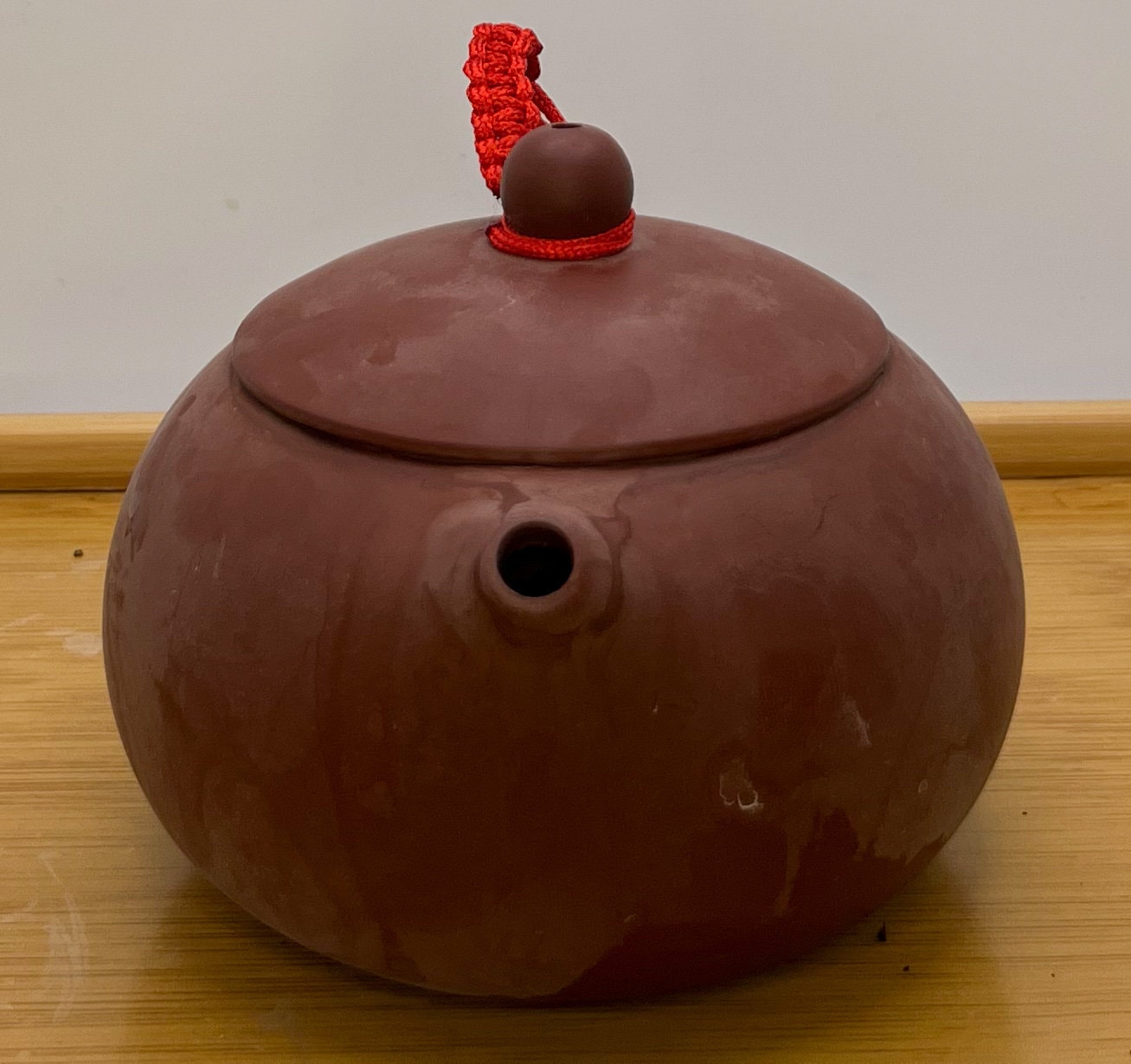 Yixing Red Clay Teapot 250ml Pu'erh & Oolong Tea Pot 8.8 Fluid Ounces Comes With Gift Box