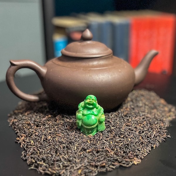 Traditional Round Teapot 625ml Large Yixing Clay Tea Pot for Big Gatherings, Parties, & Tea Ceremonies | Mystic Mug Tea