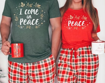 Camiseta navideña "Vengo en paz", camiseta navideña para parejas, camiseta humorística para adultos para fiestas navideñas, camiseta para parejas a juego, camiseta navideña para fiestas.