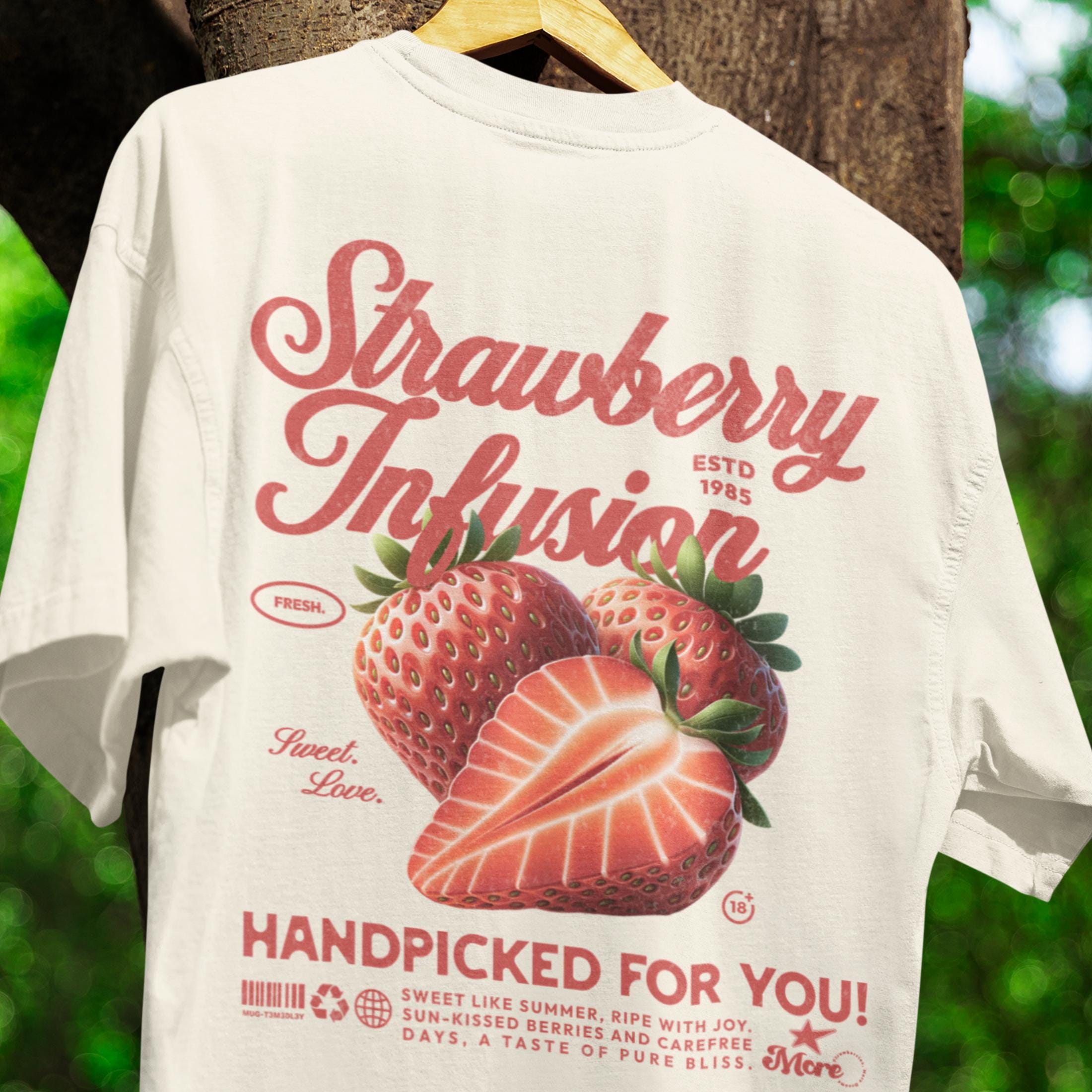 ストロベリーレトログラフィックTシャツ：コンフォートカラーズ®ユニ