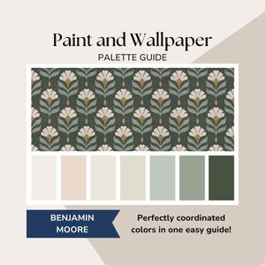 Può includere: Una guida alla palette di vernici e carta da parati con un motivo floreale nei toni del verde, beige e oro. Sotto il motivo ci sono campioni di colore in tonalità complementari. Il testo "Paint and Wallpaper" e "Palette Guide" sono in alto.