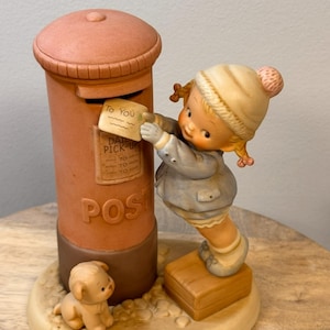 Vintage 1988 Memories of Yesterday This One&#39;s for you Dear 520195 - Collectible Figurine