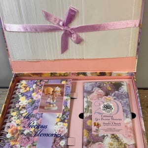 Vintage 2000 Precious Moments Thanks A Bunch Membership Kit 95779/C0020 - Collectible Figurine