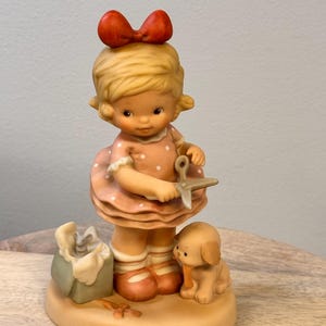 Vintage 1991 Memories of Yesterday Opening Presents is Much Fun! 524735 - Collectible Figurine