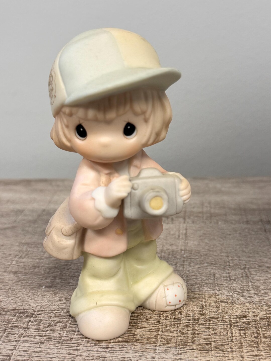 Vintage 1997 Precious Moments Figurine, Focusing in on C0018 - Etsy