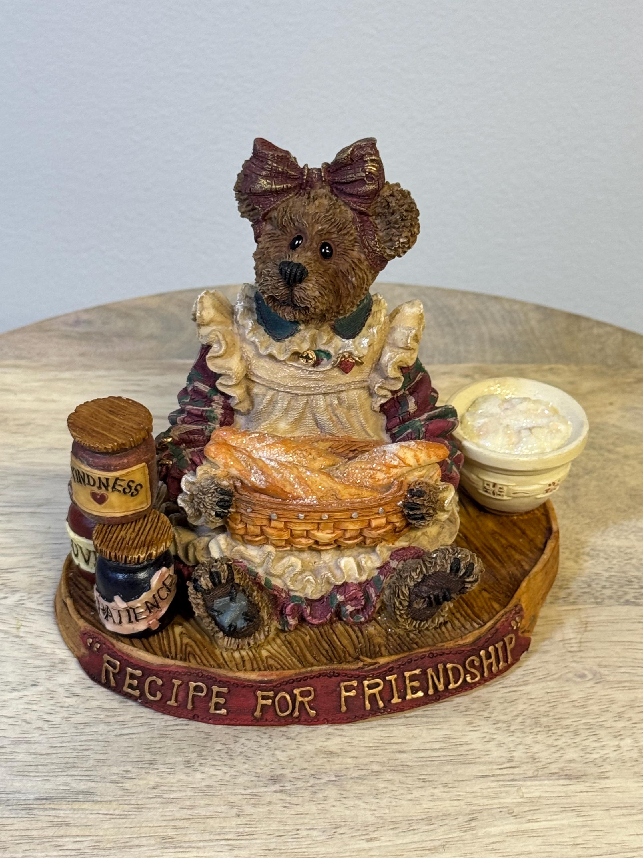Patricia Figurine - Etsy