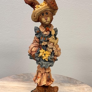 Vintage 1997 Boyds Bears and Friends Prudence Daffodils 2847 - Collectible Figurine
