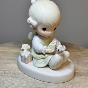 Vintage 1984 Precious Moments Love Is Kind E-5377- Collectible Figurine