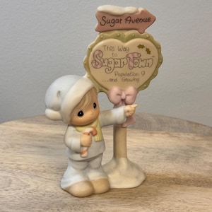 Vintage 1992 Precious Moments Sugar Town Sugar Avenue Sign 529842 - Collectible Figurine