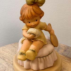 Vintage 1993 Memories of Yesterday Taking After Mother 525731 - Collectible Figurine