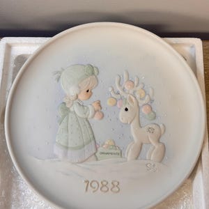 Vintage 1988 Precious Moments Merry Christmas Deer Third Issue Plate 520284 - Collectible Figurine