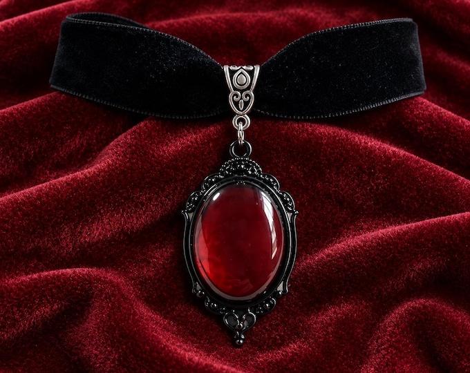 Vampire Cameo Choker, Velvet Necklace, Gothic Pagan Witchcraft Jewelry for Women, Creative Punk Fashion Gift